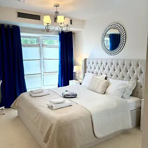 Apartment Two Double Bedroom Duplex Flat, London